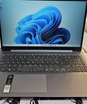 New Laptop Lenovo Ideapad 3 8GB Intel Core i5 SSD 512GB