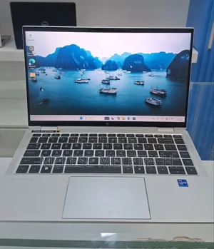 New Laptop HP EliteBook 1040 G8 16GB Intel Core i7 SSD 512GB