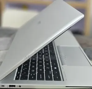New Laptop HP ZBook Firefly G8 16GB Intel Core i7 SSD 512GB