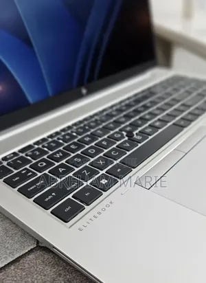 New Laptop HP ZBook Firefly G8 16GB Intel Core i7 SSD 512GB