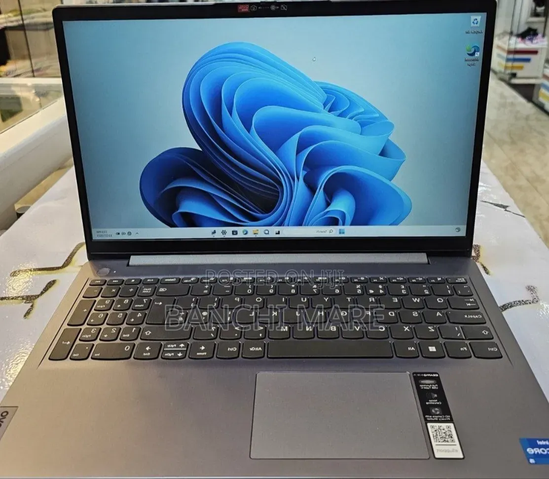 New Laptop Lenovo Ideapad 3 8GB Intel Core i5 SSD 512GB