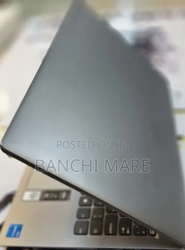 New Laptop Lenovo Ideapad 3 8GB Intel Core i5 SSD 512GB