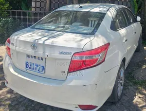 Toyota Yaris 2014 White
