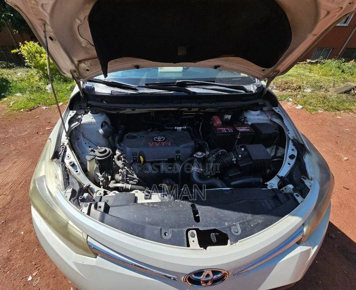 Toyota Yaris 2014 White