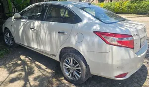 Toyota Yaris 2014 White