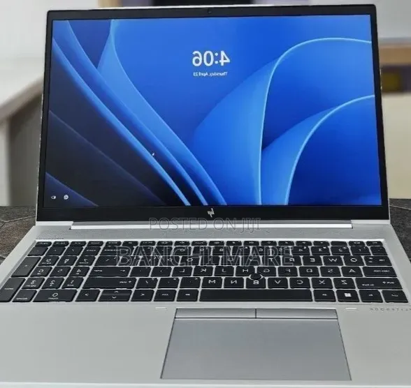 New Laptop HP ZBook Firefly G8 16GB Intel Core i7 SSD 512GB