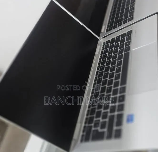 New Laptop HP ZBook Firefly G8 16GB Intel Core i7 SSD 512GB