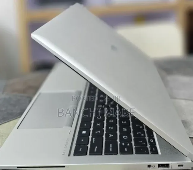 New Laptop HP ZBook Firefly G8 16GB Intel Core i7 SSD 512GB