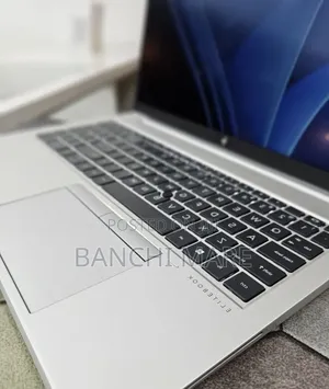New Laptop HP ZBook Firefly G8 16GB Intel Core i7 SSD 512GB