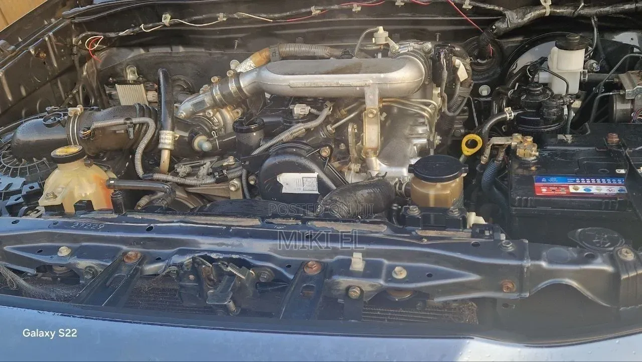 Toyota Hilux SR 2014 Gray