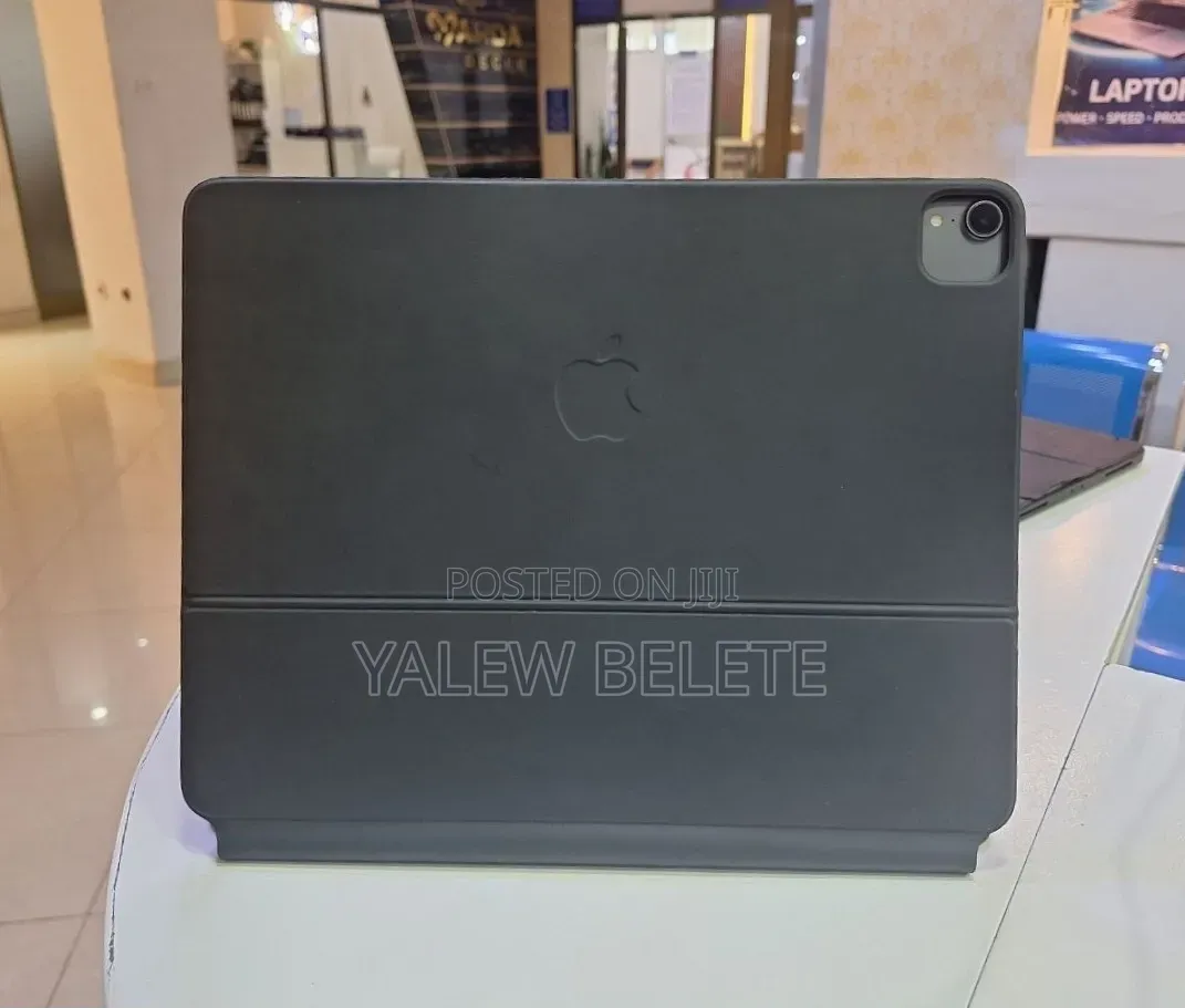 New Apple iPad Pro 12.9 (2022) 256 GB