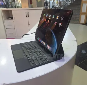 New Apple iPad Pro 12.9 (2022) 256 GB