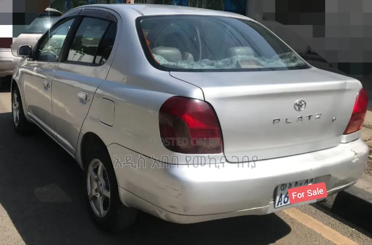 Toyota Platz 2001 Silver