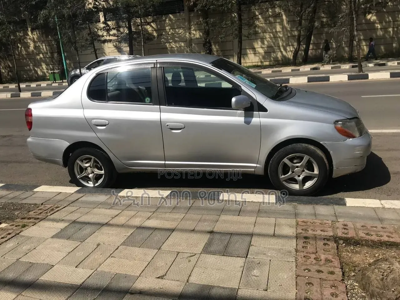 Toyota Platz 2001 Silver