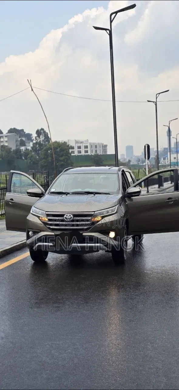 Toyota Rush 2022 Gray