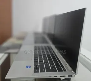 New Laptop HP EliteBook 1040 G8 16GB Intel Core i7 SSD 512GB