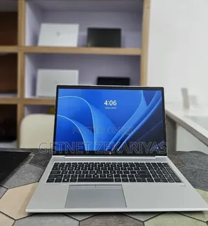 New Laptop HP ZBook Firefly G8 16GB Intel Core i7 SSD 512GB