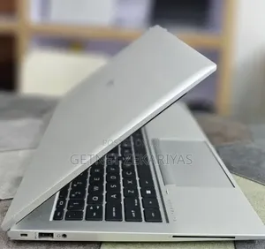 New Laptop HP ZBook Firefly G8 16GB Intel Core i7 SSD 512GB