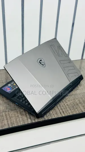 New Laptop MSI Raider GE68HX 13VI-202US 16GB Intel Core i9 SSD 1T