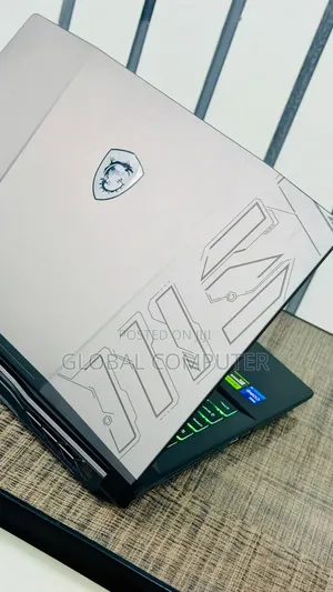 New Laptop MSI Raider GE68HX 13VI-202US 16GB Intel Core i9 SSD 1T