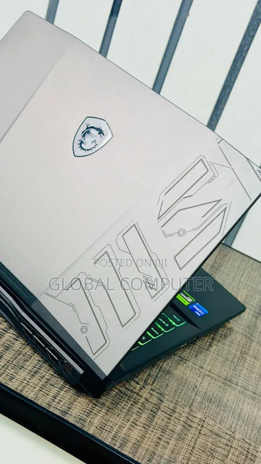 New Laptop MSI Raider GE68HX 13VI-202US 16GB Intel Core i9 SSD 1T