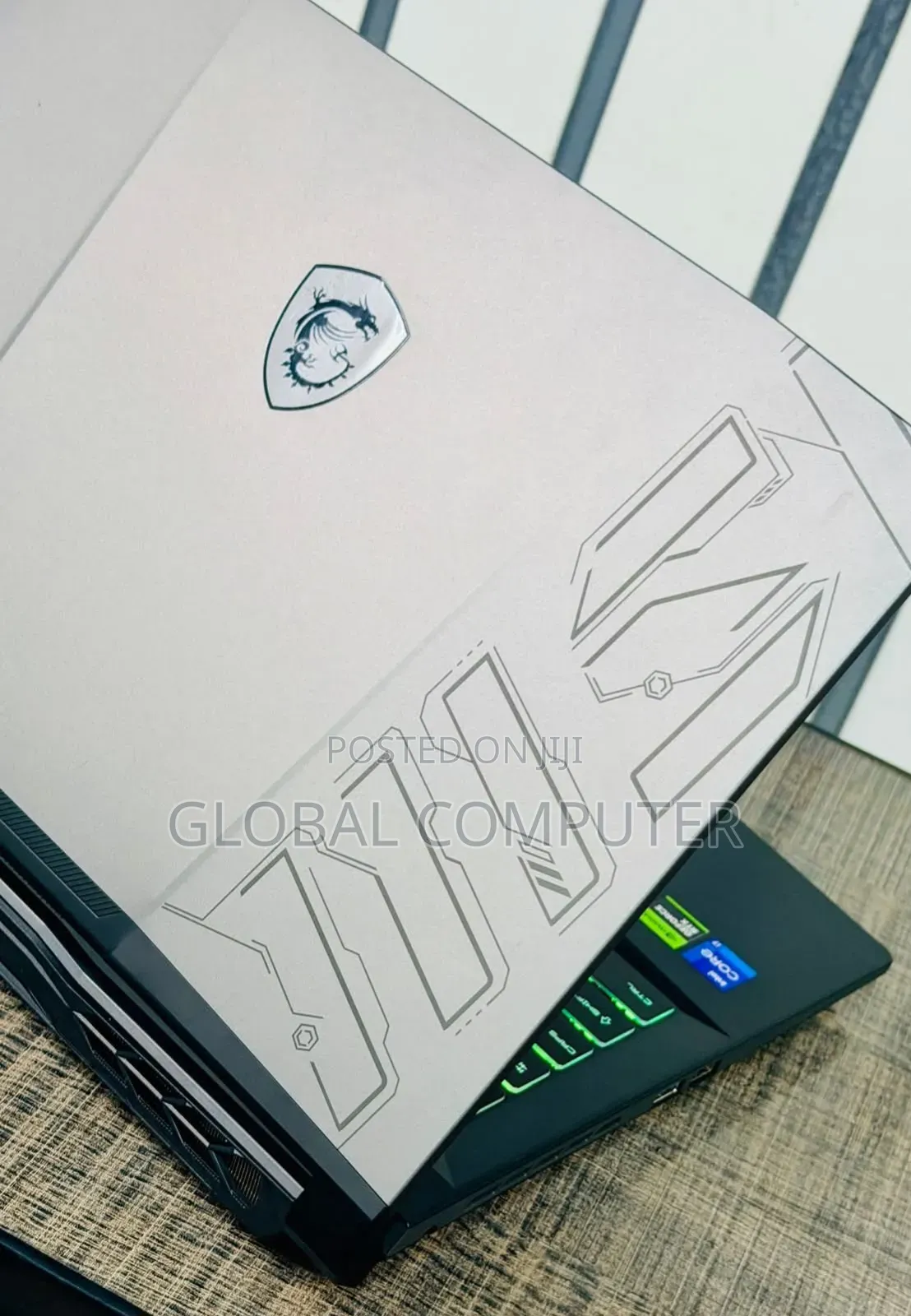New Laptop MSI Raider GE68HX 13VI-202US 16GB Intel Core i9 SSD 1T