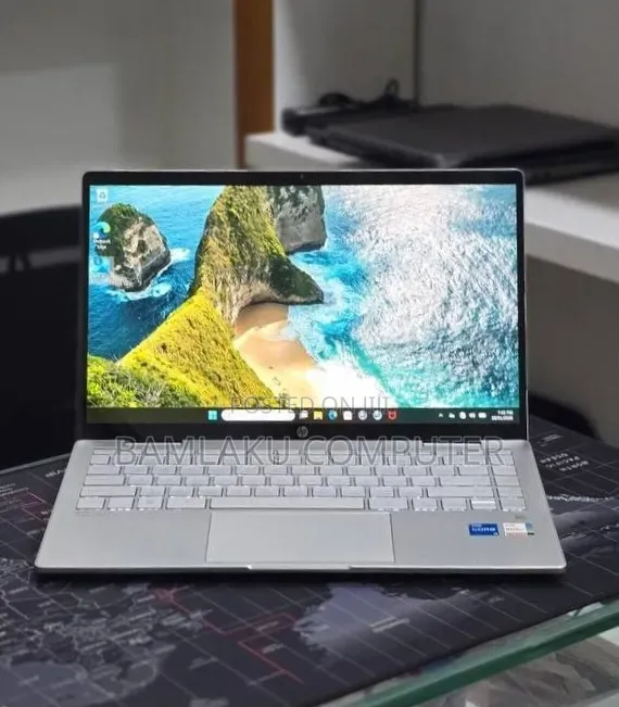 New Laptop HP Pavilion x360 8GB Intel Core i5 SSD 512GB