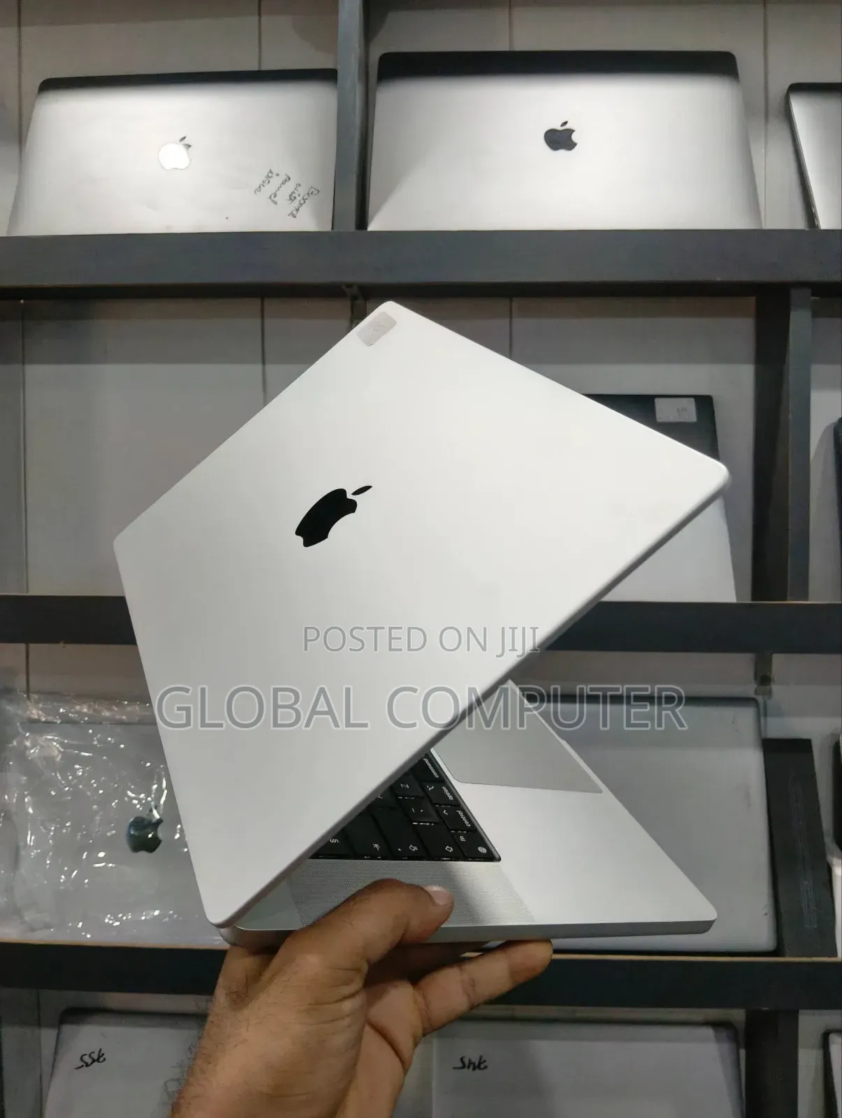 New Laptop Apple MacBook Pro 2021 M1 16GB Apple M1 Pro SSD 1T