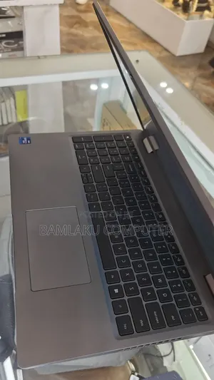 New Laptop Dell Latitude 5520 8GB Intel Core i7 SSD 512GB