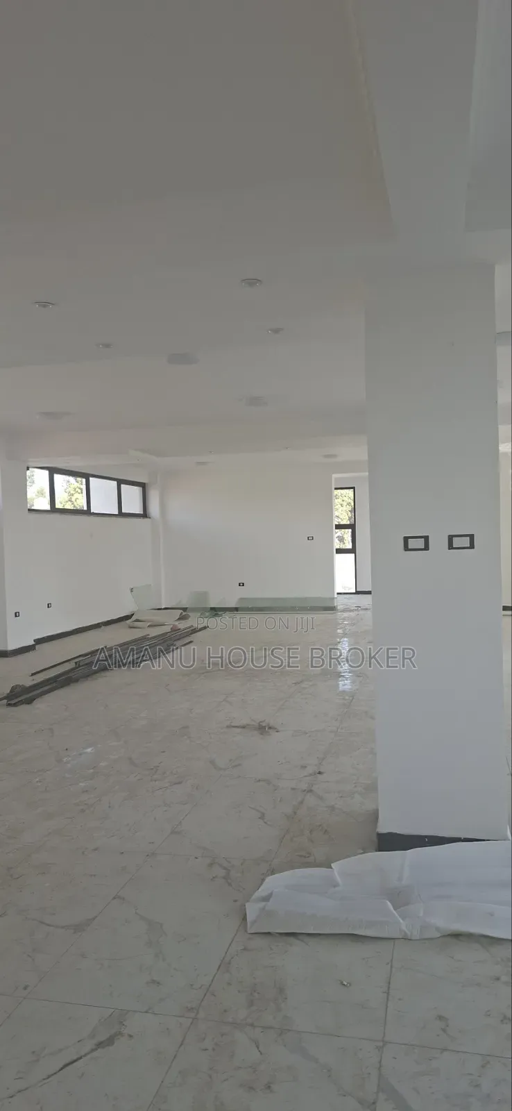 Office Space & Shoroom for Rent