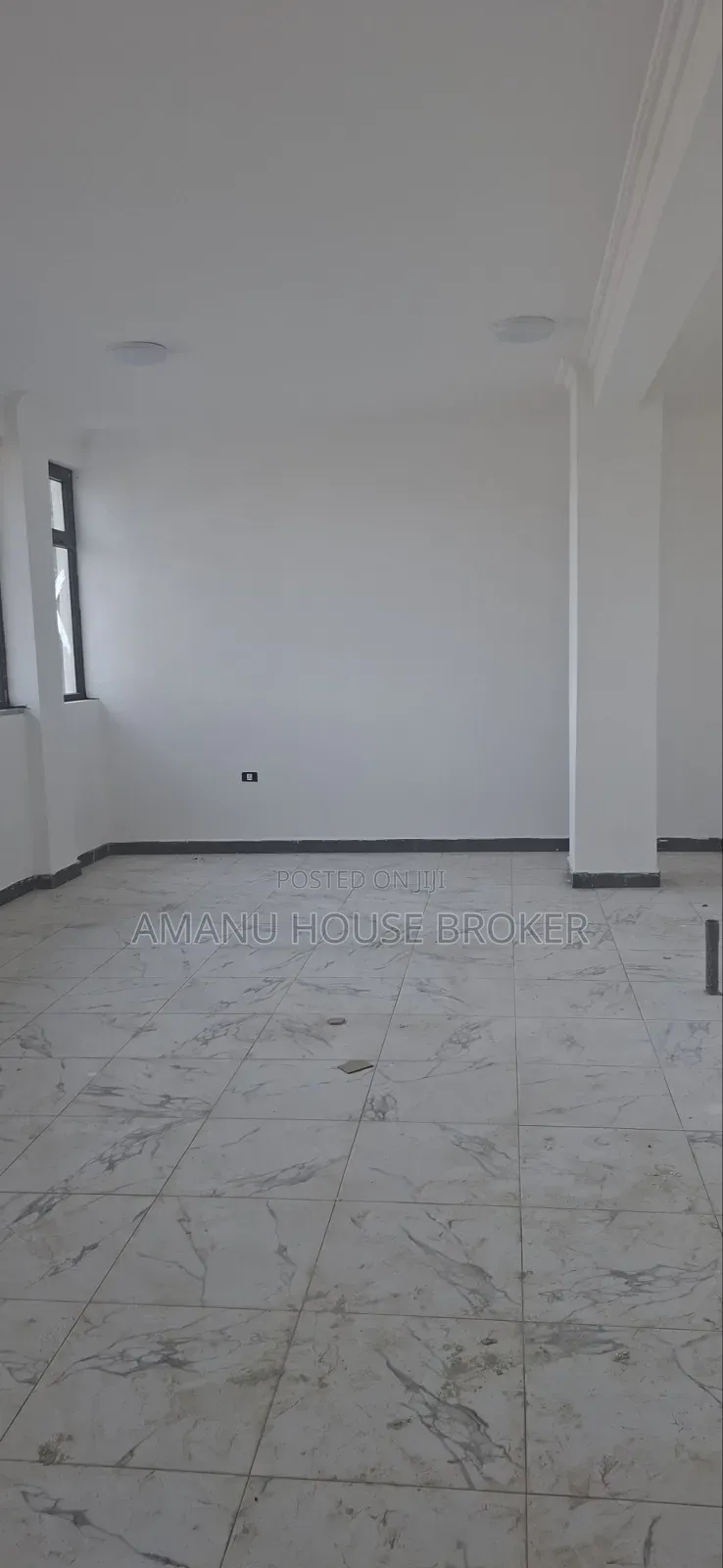 Office Space & Shoroom for Rent