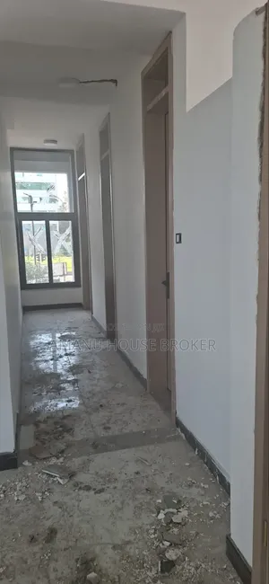 Office Space & Shoroom for Rent