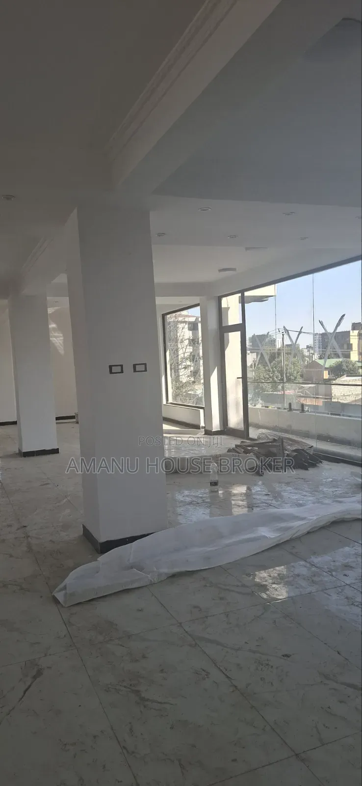 Office Space & Shoroom for Rent