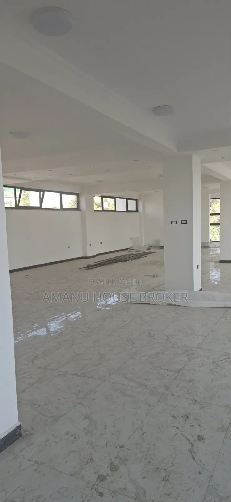 Office Space & Shoroom for Rent