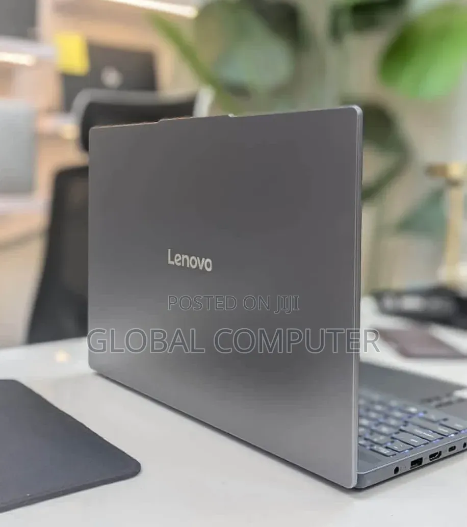 New Laptop Lenovo Legion Pro 7 32GB Intel Core Ultra 9 SSD 2T