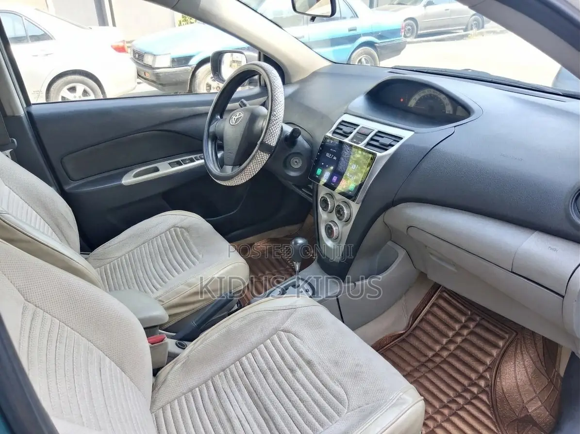 Toyota Yaris 2008 Silver