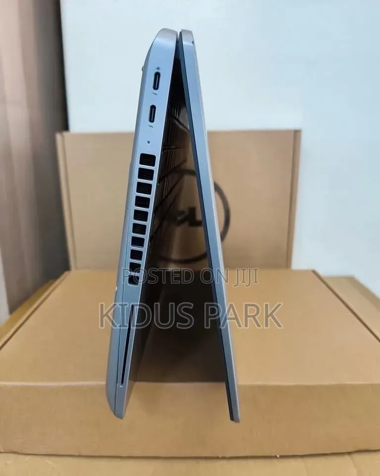 New Laptop Dell Precision 3581 16GB Intel Core i7 SSD 1T