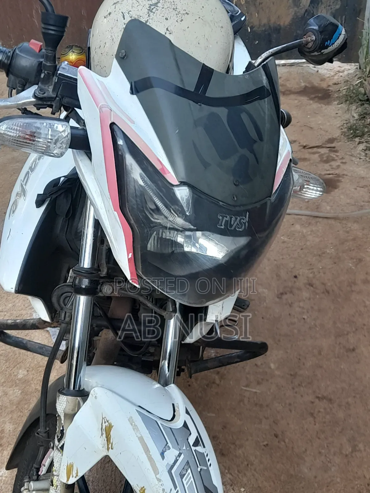 TVS Apache 180 RTR 2017 White