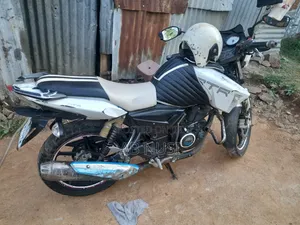 TVS Apache 180 RTR 2017 White