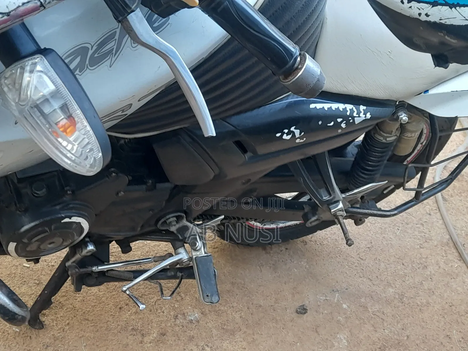 TVS Apache 180 RTR 2017 White