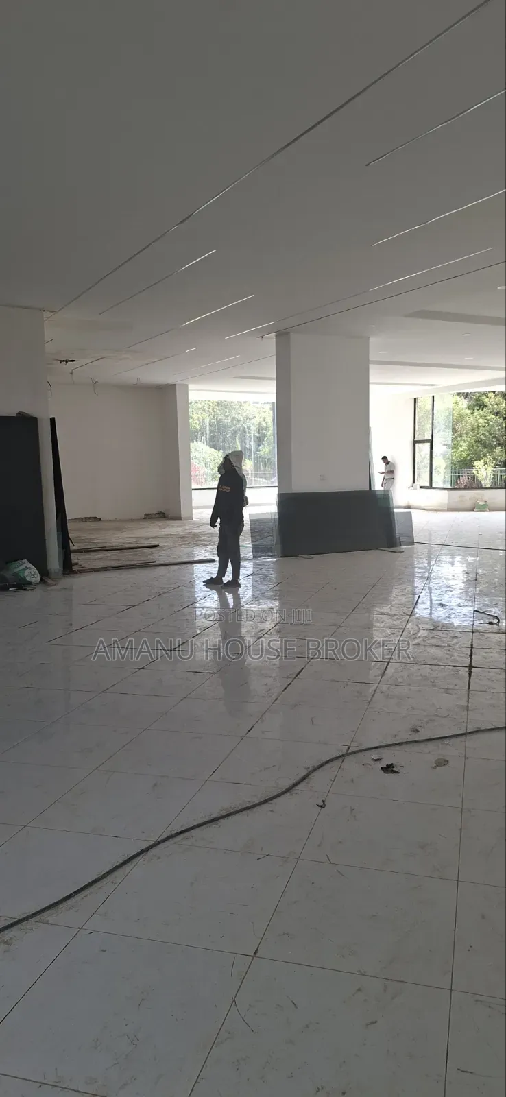 Highly Attractive Showroom and Office Space for Rent in Mexico, Addis