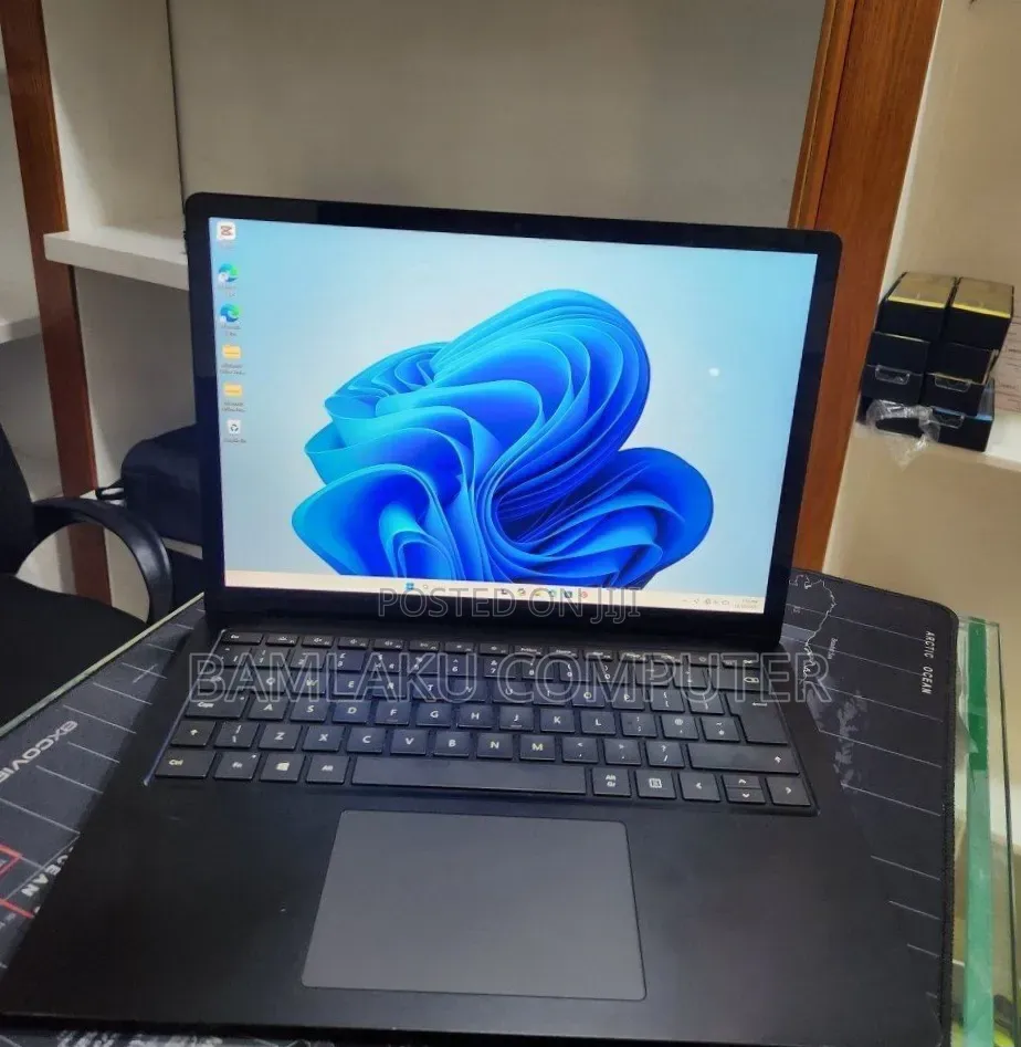 New Laptop Microsoft Surface Laptop 4 16GB Intel Core i7 SSD 512GB