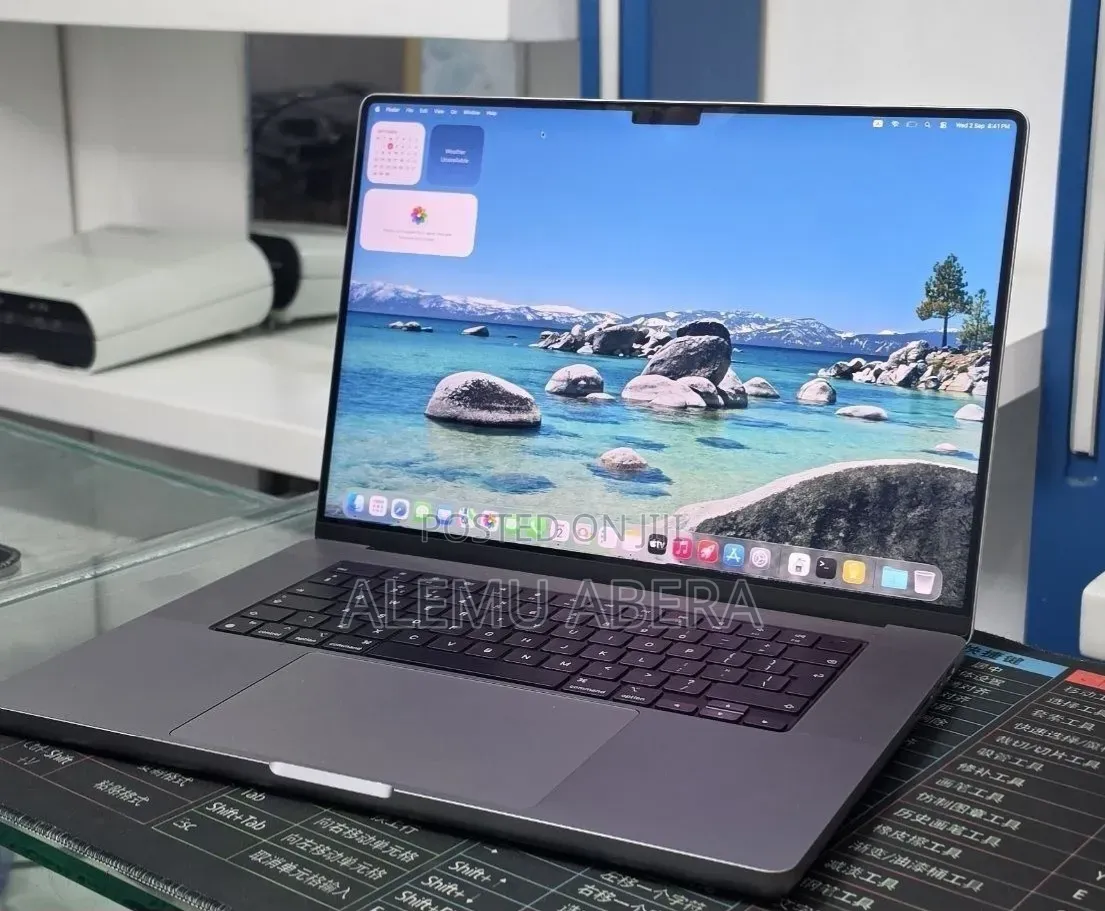 New Laptop Apple MacBook Pro 2021 M1 32GB Apple M1 Pro SSD 512GB