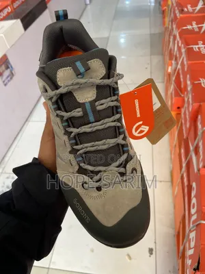 ኦሪጅናል ጎሮኔ ግ ጫማ (Gorone Waterproof Hiking Shoes)