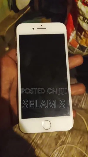 Apple iPhone 8 64 GB White