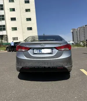 Hyundai Avante 2012 Silver