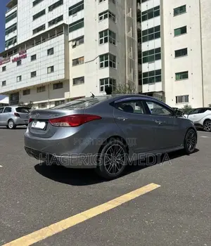 Hyundai Avante 2012 Silver
