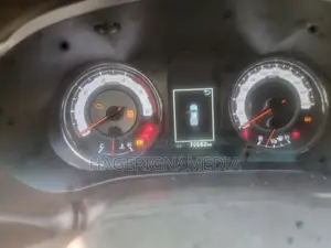 Toyota Hilux 2020 Silver