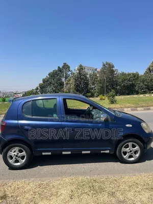Toyota Vitz 2000 Blue