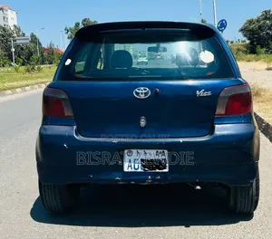 Toyota Vitz 2000 Blue
